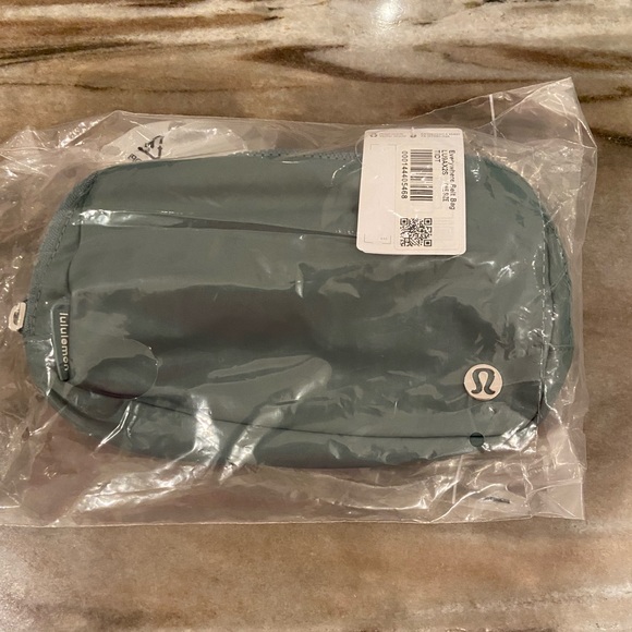 NWT 🍋 Tidewater teal everywhere belt bag - Picture 5 of 5